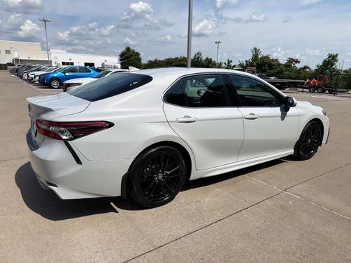 Ice 2023 Toyota Camry Hybrid XSE