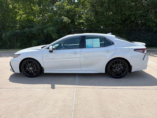 Ice 2023 Toyota Camry Hybrid XSE