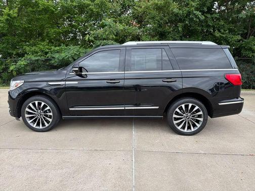 Black 2021 Lincoln Navigator Reserve