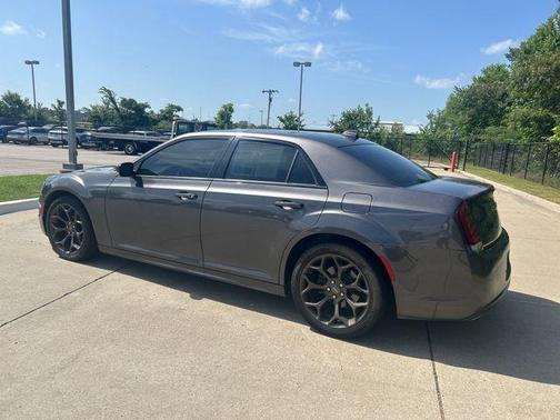 2016 Chrysler 300 S