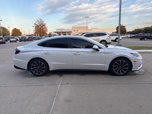 2021 Hyundai SONATA Limited