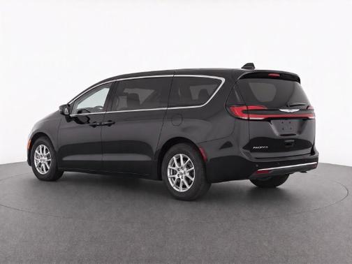 Diamond Black Crystal Pearlcoat 2025 Chrysler Pacifica Select