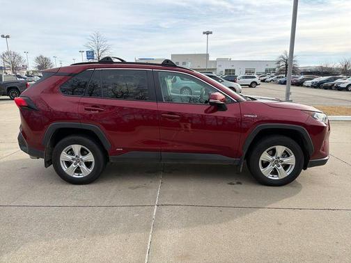 2020 Toyota RAV4 Hybrid XLE