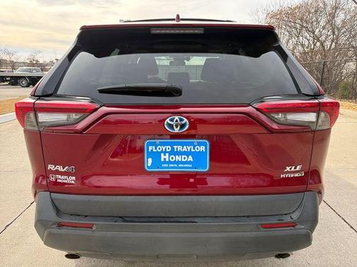 2020 Toyota RAV4 Hybrid XLE