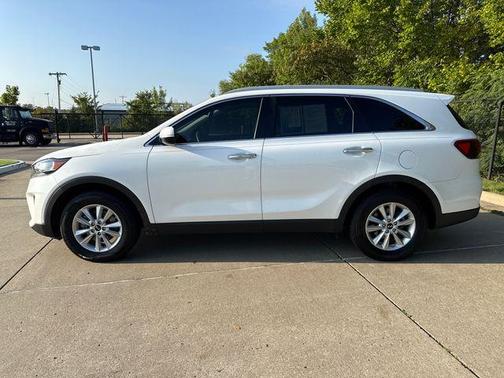 2020 Kia Sorento LX