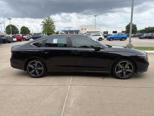 Crystal Black Pearl 2025 Honda Accord Hybrid Sport