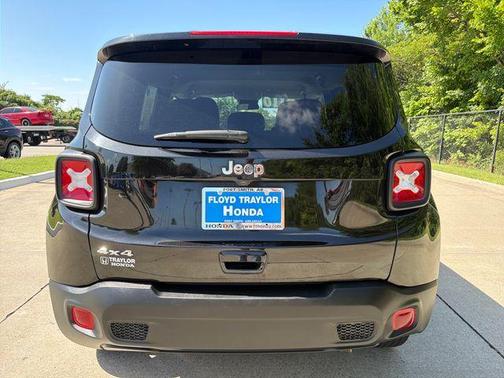 Black Clearcoat 2023 Jeep Renegade Latitude