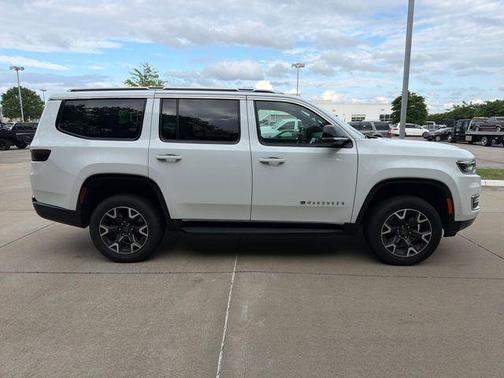 Bright White Clearcoat 2024 Jeep Wagoneer Series III