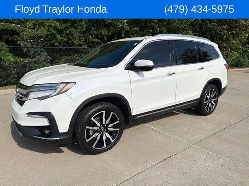 White 2019 Honda Pilot Elite