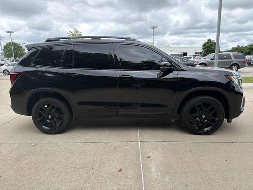 Crystal Black Pearl 2024 Honda Passport Black Edition