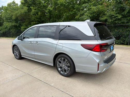 Solar Silver Metallic 2026 Honda Odyssey Touring