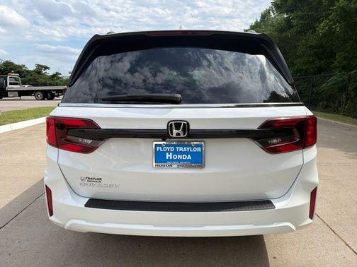 Platinum White Pearl 2026 Honda Odyssey EX-L