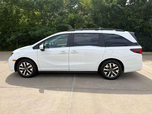 Platinum White Pearl 2026 Honda Odyssey EX-L