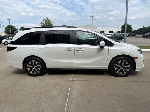 Platinum White Pearl 2026 Honda Odyssey EX-L
