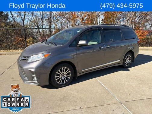 2020 Toyota Sienna XLE