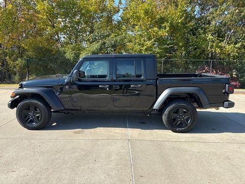 2023 Jeep Gladiator Sport