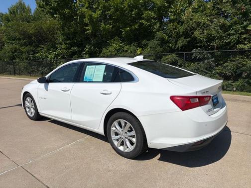 Summit White 2024 Chevrolet Malibu LT