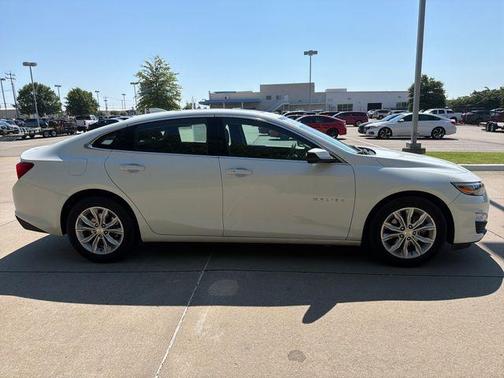 Summit White 2024 Chevrolet Malibu LT