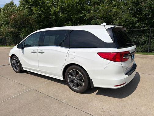 White 2024 Honda Odyssey Elite