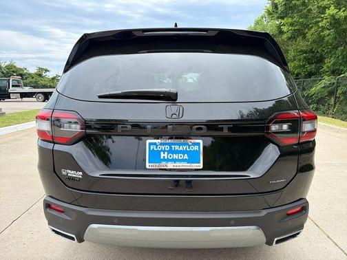 Crystal Black Pearl 2026 Honda Pilot Touring