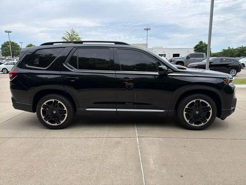 Crystal Black Pearl 2026 Honda Pilot Touring
