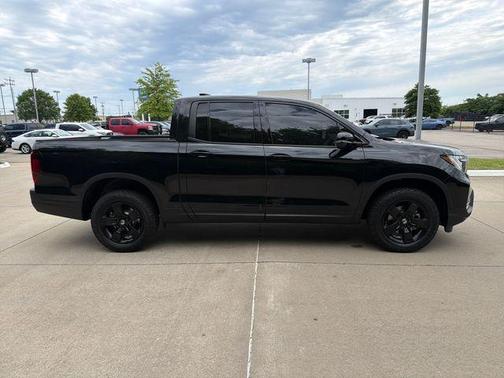 Crystal Black Pearl 2026 Honda Ridgeline Black Edition