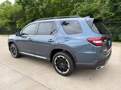 Smoke Blue 2026 Honda Pilot Touring