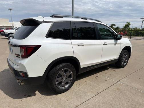 Platinum White Pearl 2024 Honda Passport TrailSport