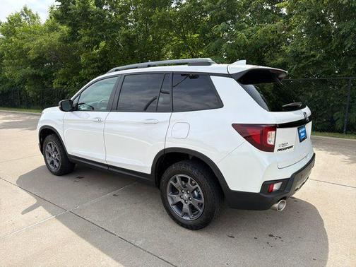 Platinum White Pearl 2024 Honda Passport TrailSport