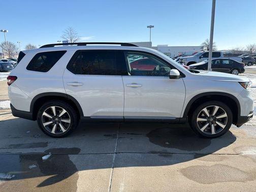 2025 Honda Pilot Touring