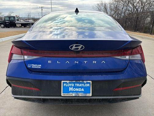 2025 Hyundai ELANTRA SEL Convenience