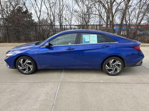 2025 Hyundai ELANTRA SEL Convenience