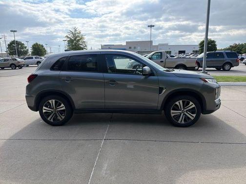 Silver 2024 Mitsubishi Outlander Sport 2.0 SE