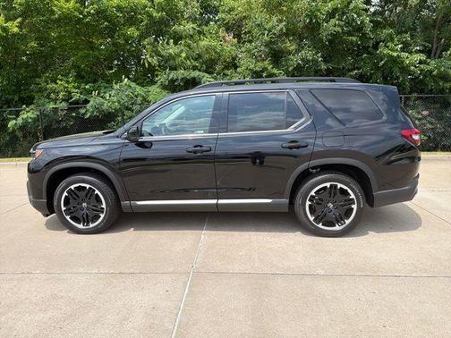 Crystal Black Pearl 2026 Honda Pilot Touring