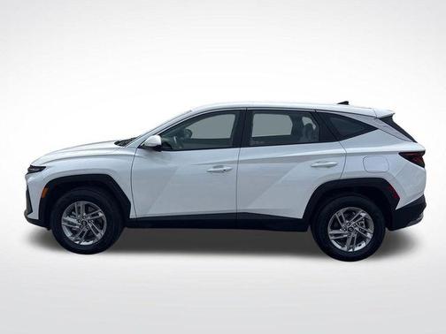 Serenity White Pearl 2025 Hyundai TUCSON SE