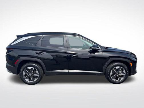 Phantom Black 2025 Hyundai TUCSON SEL Convenience