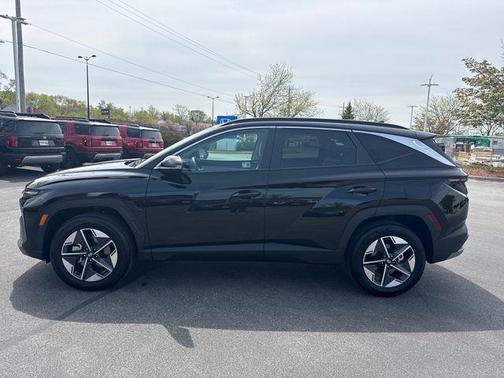 Phantom Black 2025 Hyundai TUCSON SEL Convenience
