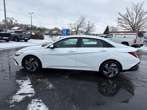 2025 Hyundai ELANTRA HEV Limited