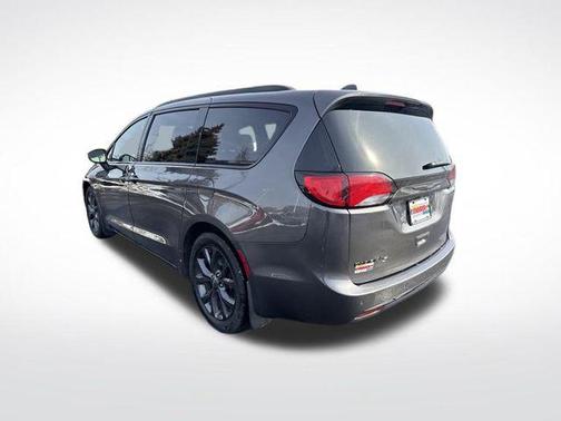 2018 Chrysler Pacifica Touring-L