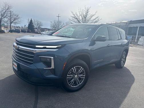 2024 Chevrolet Traverse LT