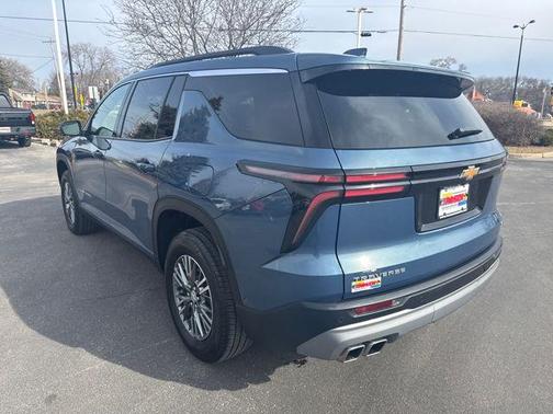 2024 Chevrolet Traverse LT