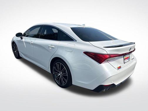 Wind Chill Pearl 2019 Toyota Avalon Touring