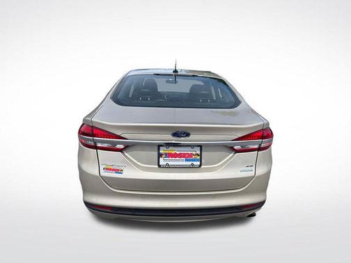 White Gold 2017 Ford Fusion SE