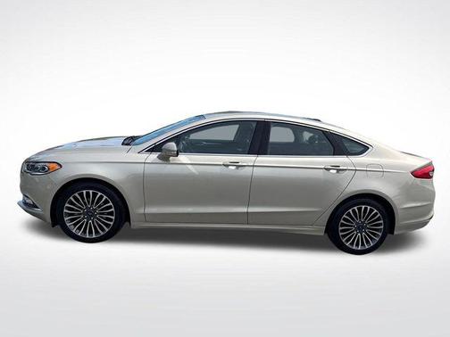White Gold 2017 Ford Fusion SE