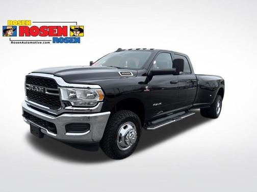 Diamond Black Crystal Pearlcoat 2022 RAM 3500 Tradesman Crew Cab 4x4 8' Box