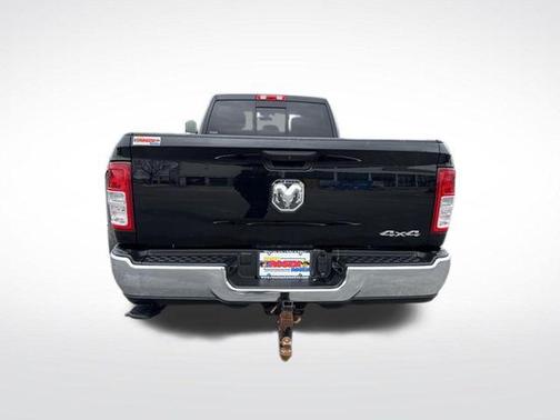 Diamond Black Crystal Pearlcoat 2022 RAM 3500 Tradesman Crew Cab 4x4 8' Box