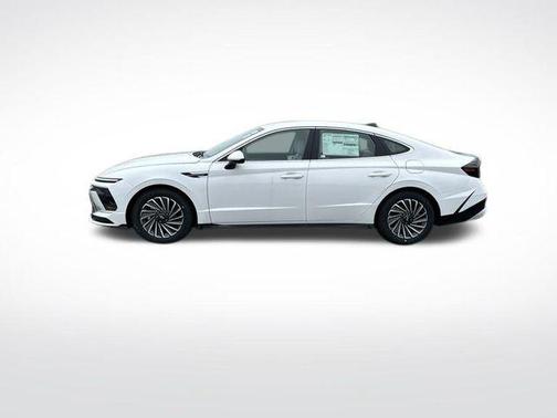 2025 Hyundai SONATA Hybrid SE