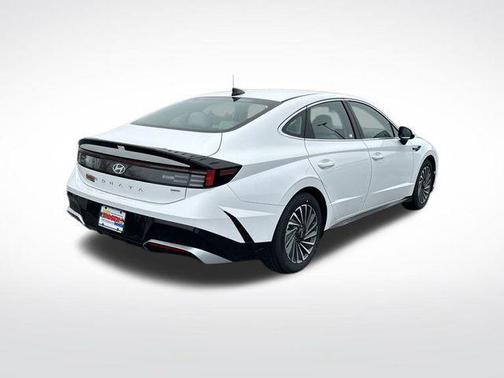 2025 Hyundai SONATA Hybrid SE