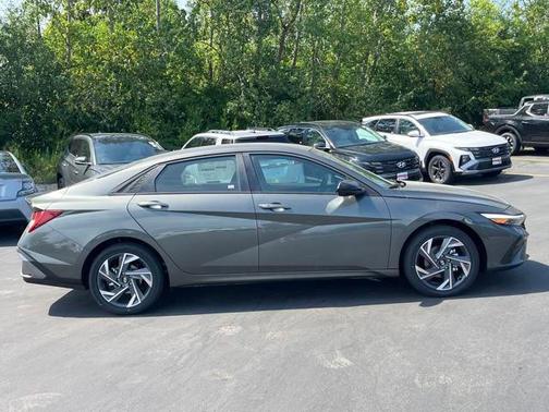 2025 Hyundai ELANTRA Sport