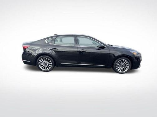 2017 Kia Cadenza Premium